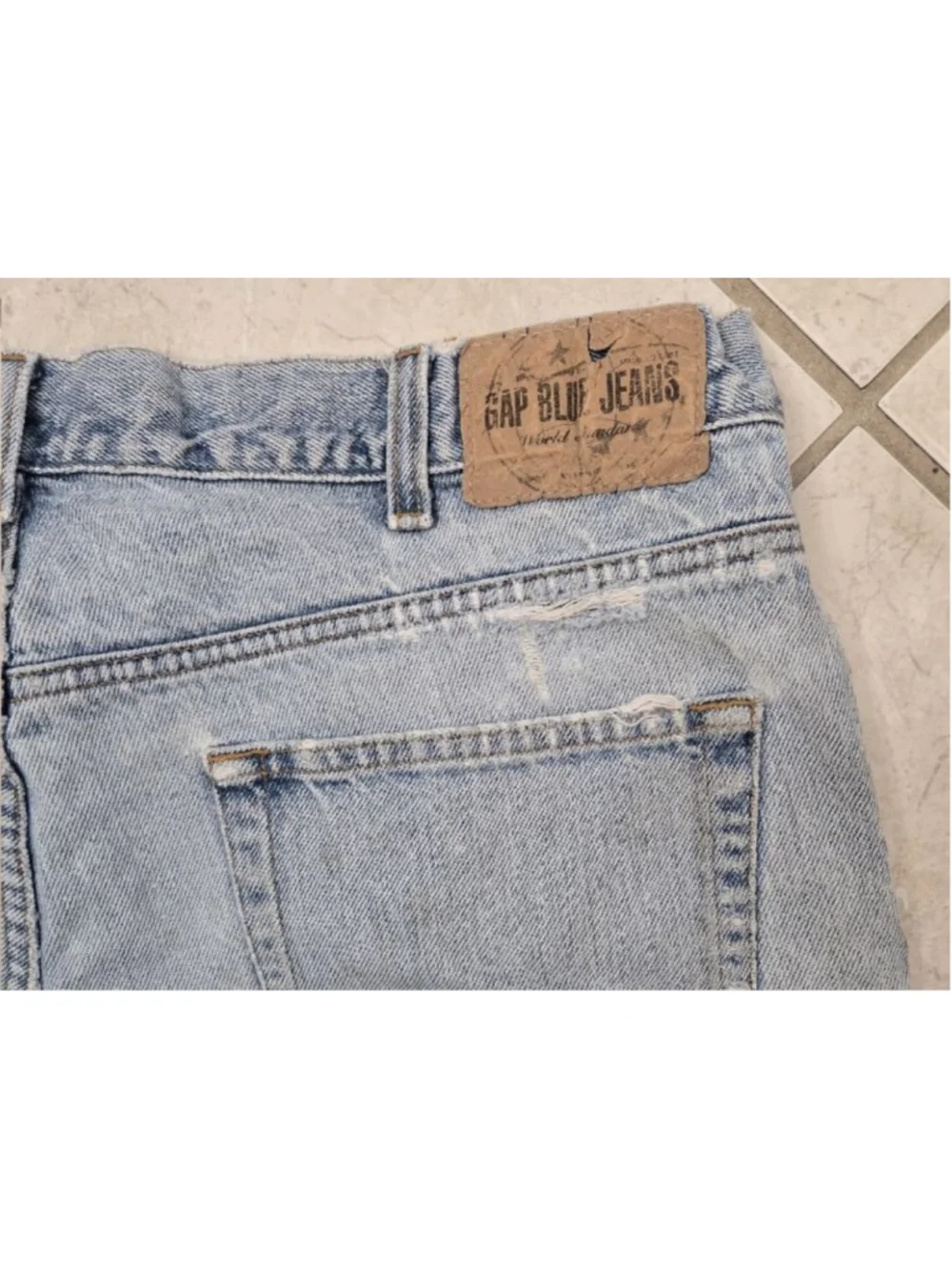 Womens Gap jean shorts relaxed fit w36 L32